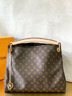 Louis Vuitton Artsy MM Monogram